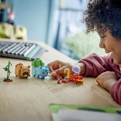 72155 - LEGO® Pokémon - SMART Play : Bulbizarre et Keunotor, délice de baies